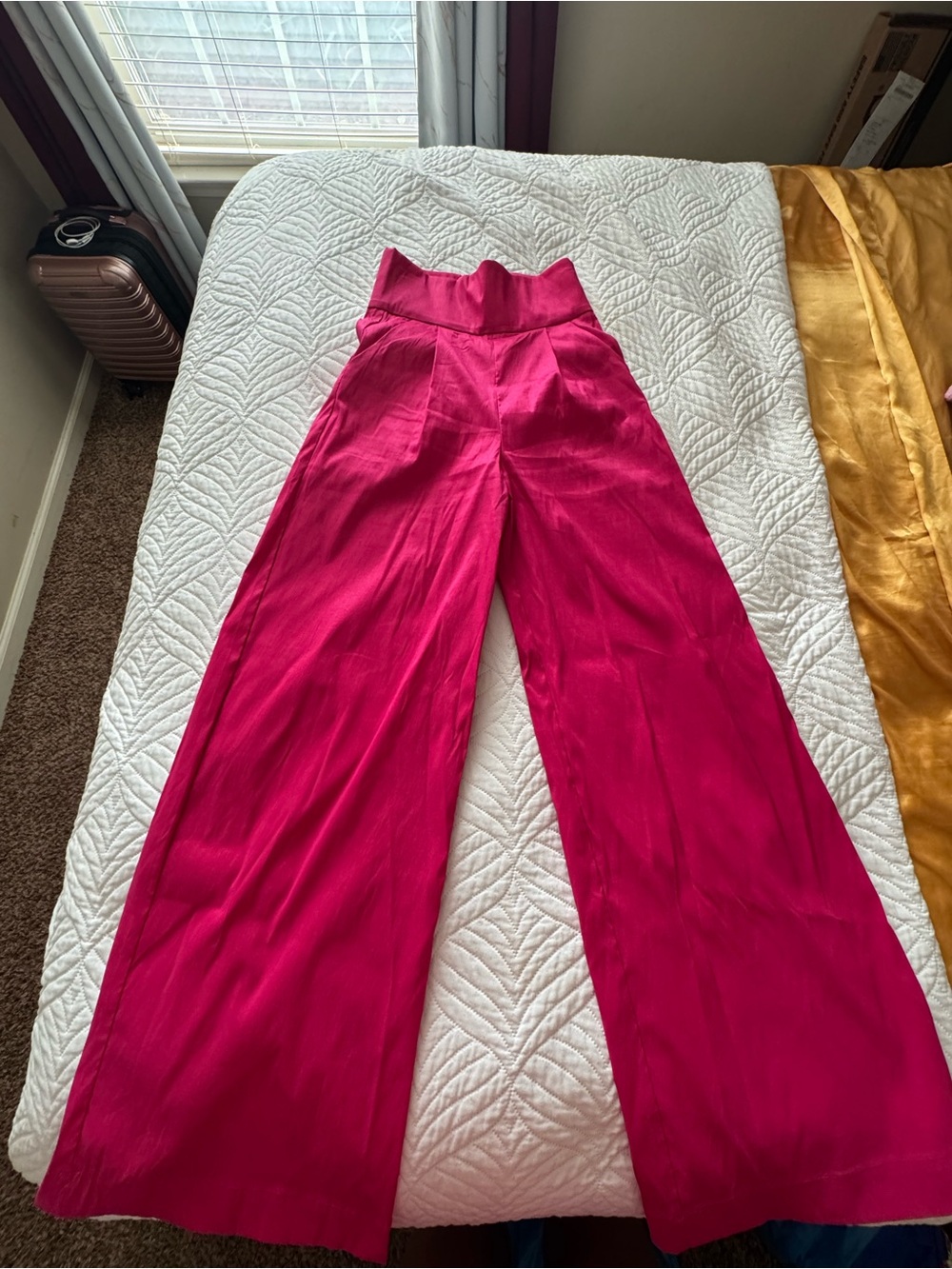 AKIRA High-Waist Wide-Leg Pants in Fuchsia Pink